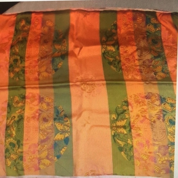 VINTAGE ASIAN Fabric with flaws at least 40 years old. - Picture 15 of 16